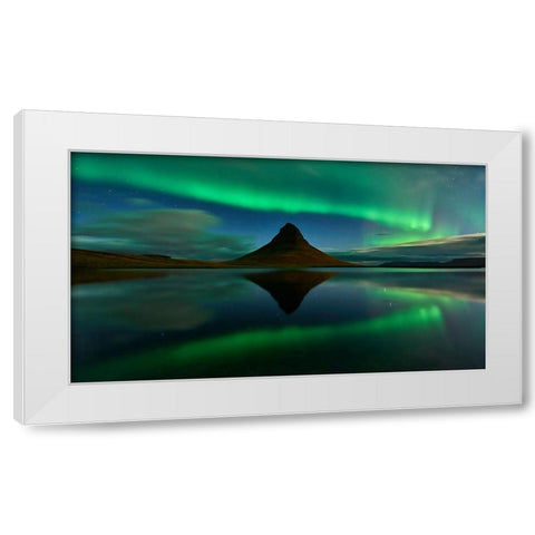 Surrounding White Modern Wood Framed Art Print by Moreno, Miguel
