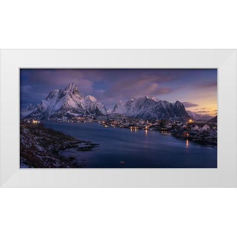 Reine White Modern Wood Framed Art Print by Figueras Barranco, Antoni