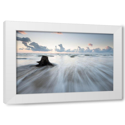 Untitled White Modern Wood Framed Art Print by Lucidi, Riccardo