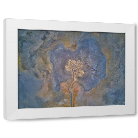 Yarapa?Lap Dring Lake White Modern Wood Framed Art Print by Musakeskin