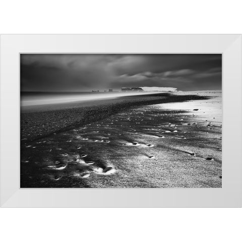 Wintry Reynisfjara White Modern Wood Framed Art Print by Ruoppolo, Luigi