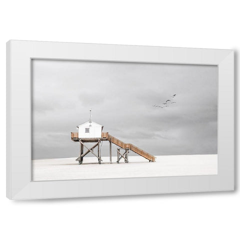 On The Beach White Modern Wood Framed Art Print by Endermann, Rolf