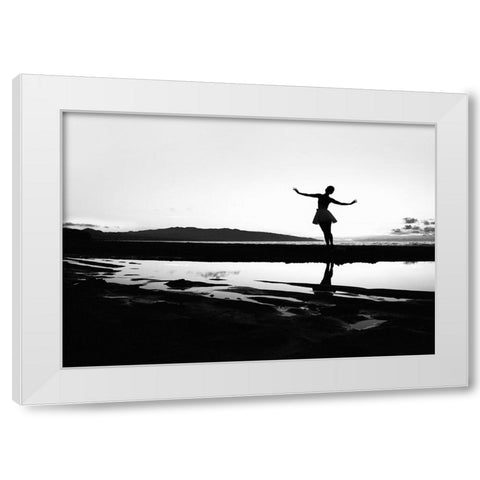 n/t White Modern Wood Framed Art Print by Medeiros, Paulo