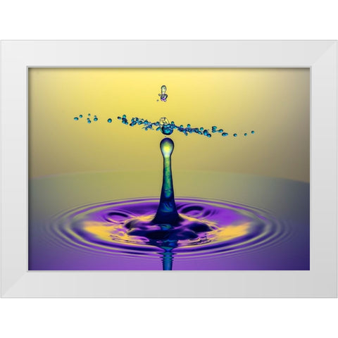 Dancinh Drops White Modern Wood Framed Art Print by Sayadi, Yousef