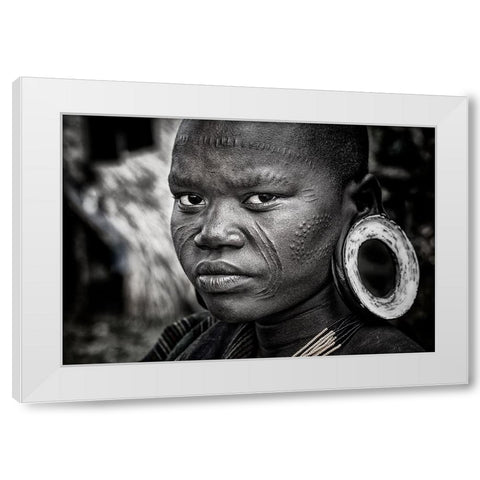 Surmi Woman - Ethiopia White Modern Wood Framed Art Print by Inazio Kuesta, Joxe