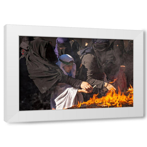 Chehel Minbari White Modern Wood Framed Art Print by Momeni, Mohammadreza