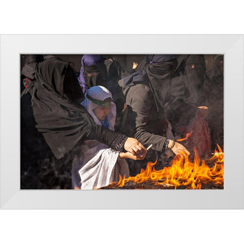 Chehel Minbari White Modern Wood Framed Art Print by Momeni, Mohammadreza