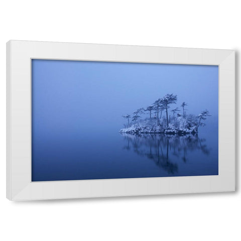 Snowy Morning White Modern Wood Framed Art Print by Iga, Ikuo
