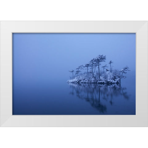 Snowy Morning White Modern Wood Framed Art Print by Iga, Ikuo
