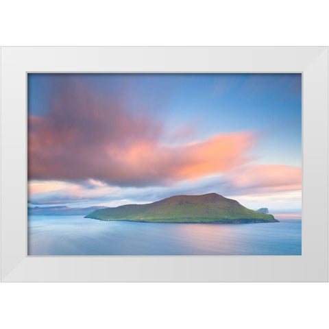 Hestur White Modern Wood Framed Art Print by Coppari, Claudio
