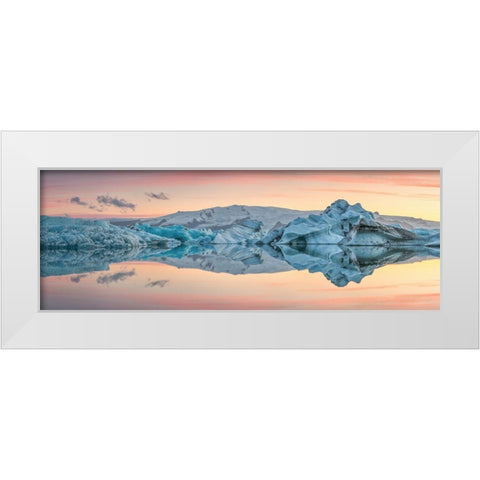Glacier Lagoon White Modern Wood Framed Art Print by Hoffmann, Raymond