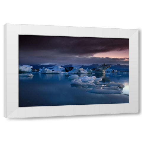 Global warming White Modern Wood Framed Art Print by Eichelberg, Amnon