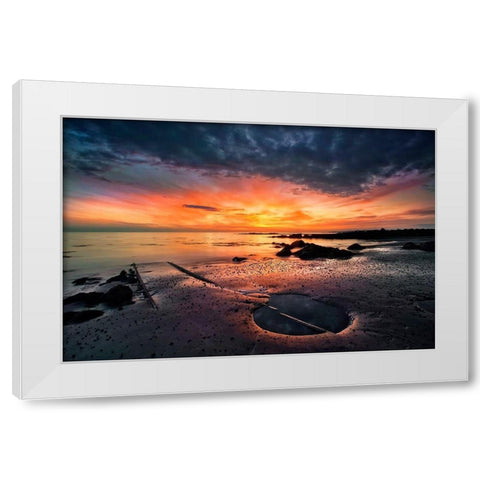 Into the Sunset White Modern Wood Framed Art Print by H. Ingibergsson, Porsteinn