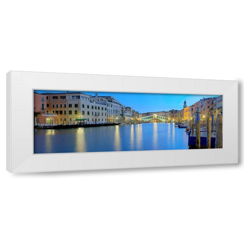 Venedig Rialto Brucke White Modern Wood Framed Art Print by Fischer, Rolf