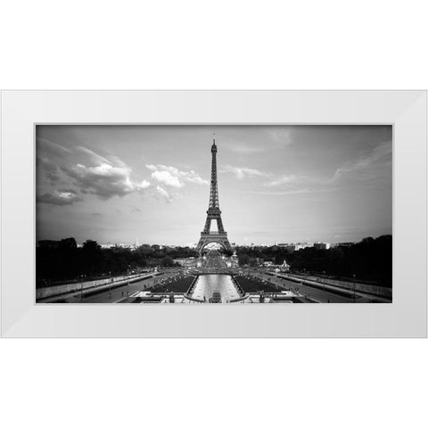 Eiffel Turm I White Modern Wood Framed Art Print by Seidel, Leo