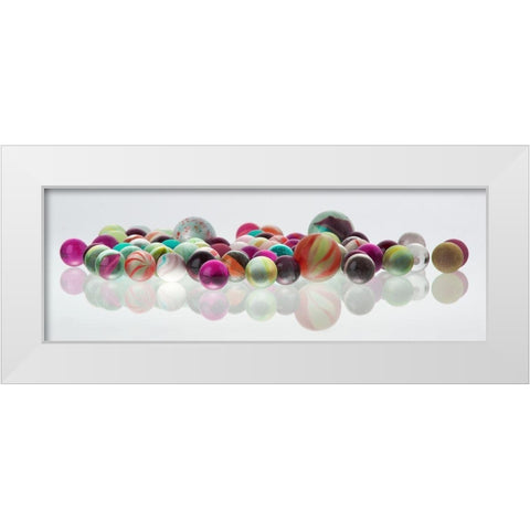 Ready to go II White Modern Wood Framed Art Print by Hillert, Peter