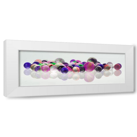 Ready to go III White Modern Wood Framed Art Print by Hillert, Peter