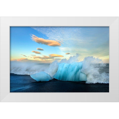 Gletschereis Sudkuste White Modern Wood Framed Art Print by Seidel, Leo