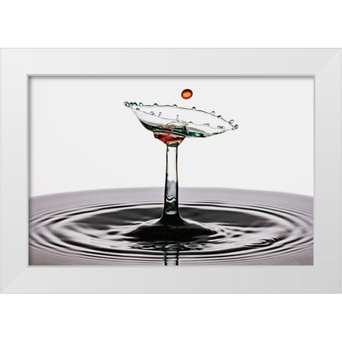 Coktail White Modern Wood Framed Art Print by Sanchez, Manuel