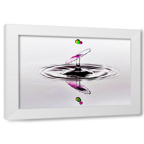Mirror White Modern Wood Framed Art Print by Sanchez, Manuel